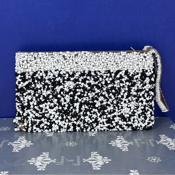 Vintage Beaded Wristlet Clutch Zippered - Black and White - Picture 1 of 9